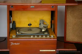 Mueble Tocadiscos Vintage Alemán Berliner