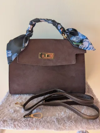 Borsa Marrone con Sciarpa