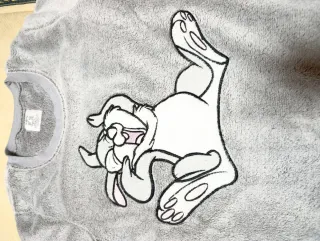 Pijama peluche personaje gris