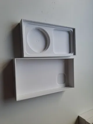 Caja vacía iPhone 12