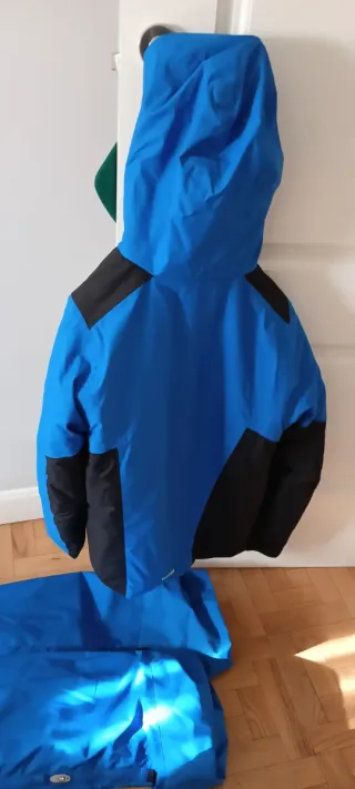 Traje de nieve Wedze 143-152 12 años. Guantes incl