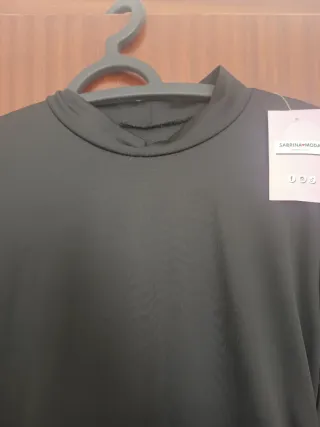 Vestitino nero arricciato in vita