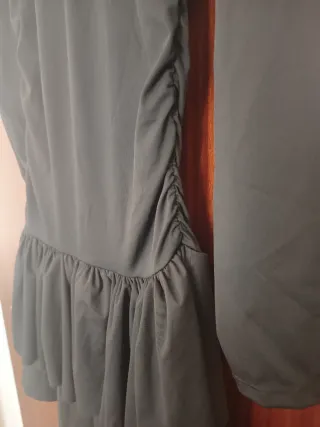 Vestitino nero arricciato in vita