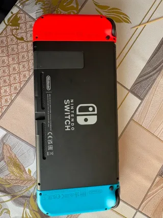 Consola Nintendo Switch Azul y Rojo