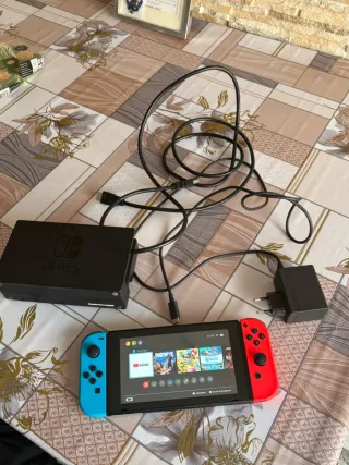 Consola Nintendo Switch Azul y Rojo