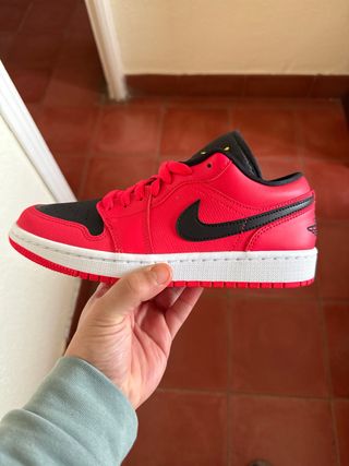 Jordan 1 Retro Low Siren Red 38.5