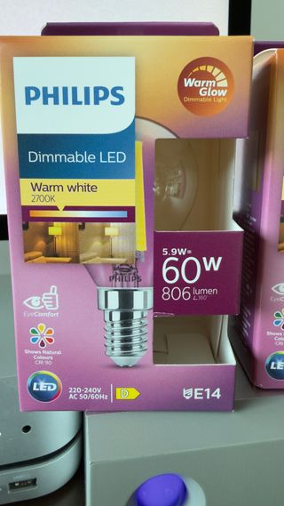 2 Lâmpadas LED Philips E14 5.9W (60W) 2700K