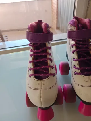 Patines de niña blancos y rosas
