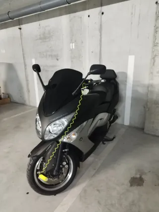 Yamaha TMAX Tech MAX 2011 Akrapovich