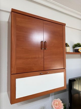 Mesa de comedor de madera y cristal