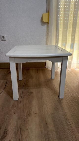Mesa de comedor de madera y cristal