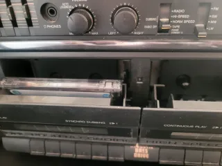 Radio Portátil AIWA CA-W35 con Ecualizador y Doble