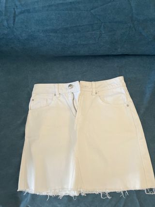 Lote 2 pantalones y 1 falda