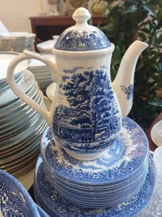 Vajilla Inglesa Churchill Azul y Blanca