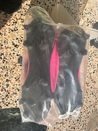 Botas de fútbol rosas