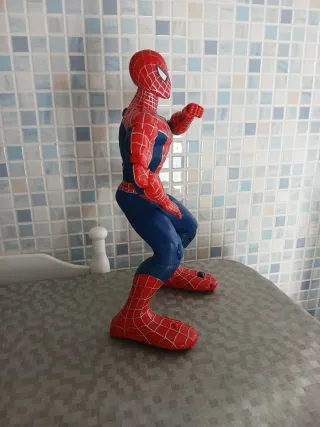 Figura Spiderman 40cm con movimiento