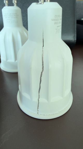 Lote 4 Lâmpadas LED GU10 10W 3000K