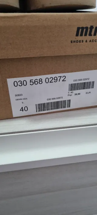 Zuecos vaqueros con parches divertidos