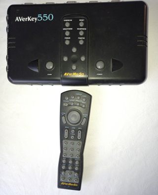 Avermedia Averkey 550 Convertidor PC a TV