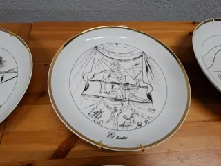 7 Platos Decorativos Dalí