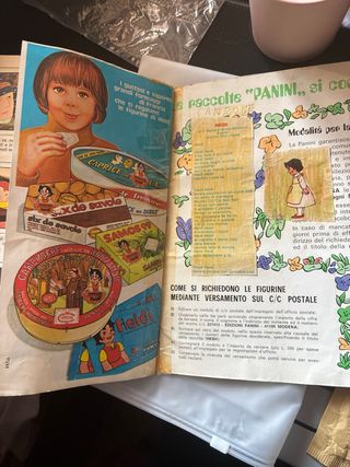 Heidi figurine panini completo spille salde ottimo