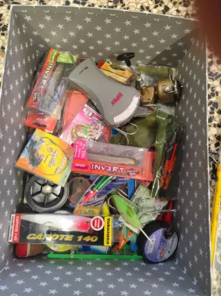 Cañas de pesca y aparejos