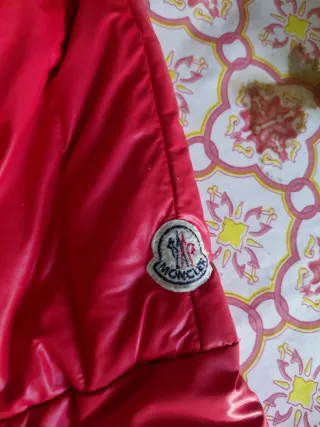 Giacca Moncler Rossa prezzo trattabile