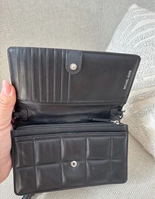 Bolso bandolera Michael Kors acolchado negro