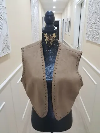 Chaleco mujer marrón con cordones