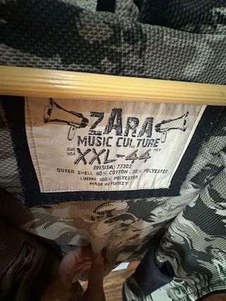 Chaqueta Zara con capucha Talla XXL