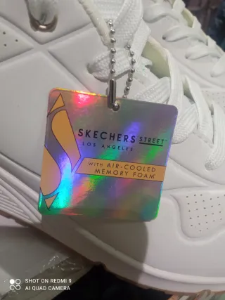 Zapatillas Skechers Blancas y Doradas