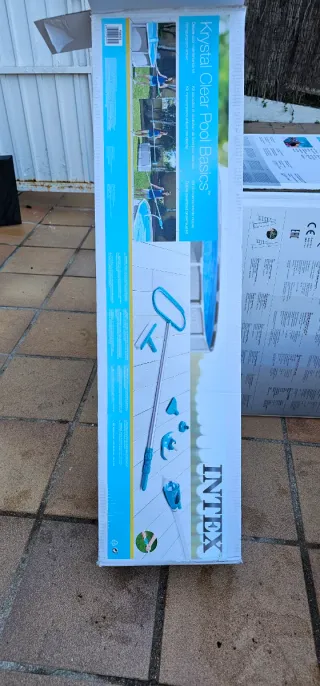 Piscina desmontable 5.49m x 2.74m x 1.32m