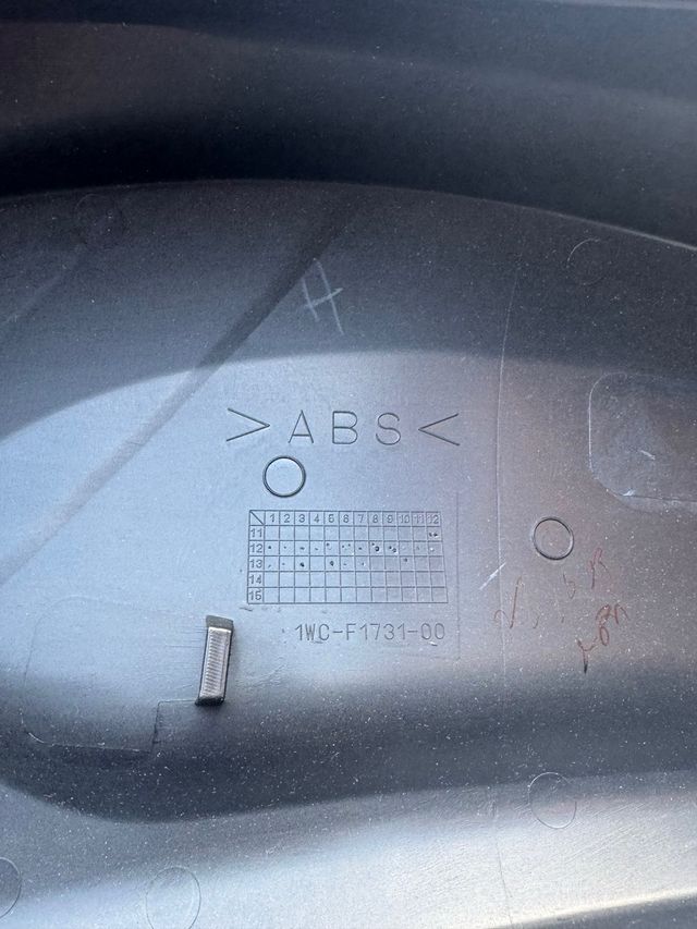 Cubierta Lateral Yamaha Delight 115 Negra