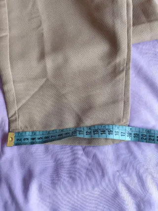 Pantalones beige con cordón