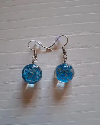 Pendientes flores secas azules