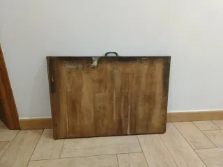 Antiguo cajón de imprenta de madera