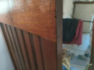 5 sillas de madera maciza para salon/comedor.