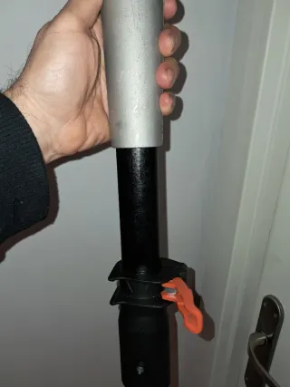 Sierra eléctrica de pértiga Black+Decker