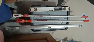 Nivel 2 y palos de pintor