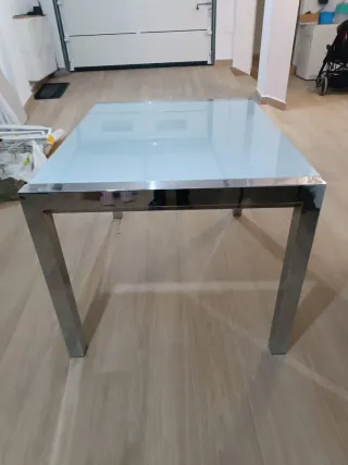 Mesa de salón ampliable cristal y metal