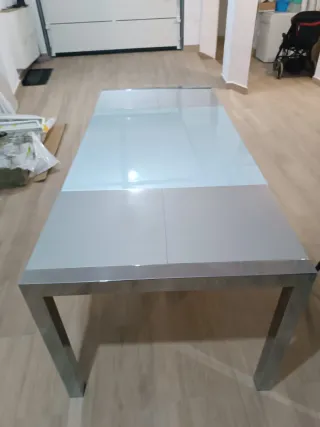 Mesa de salón ampliable cristal y metal