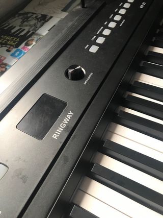 Piano digital RINGWAY RP25
