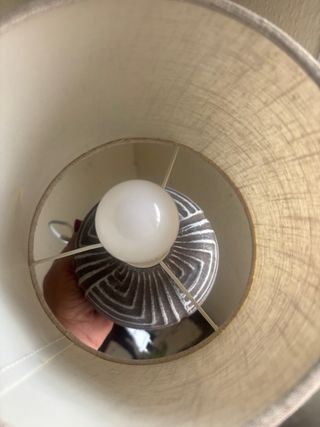 Lámpara de mesa cerámica y lino