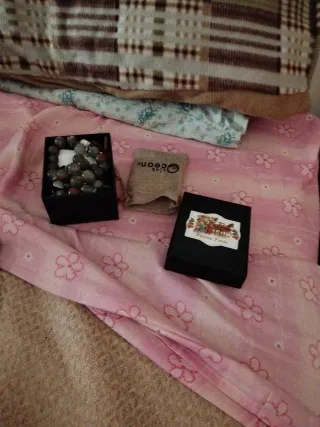 Gioielli in scatola e sacchetto