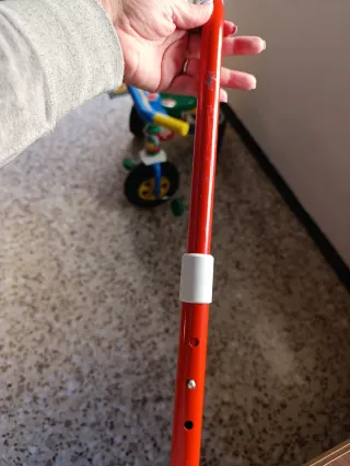Triciclo infantil con empujador