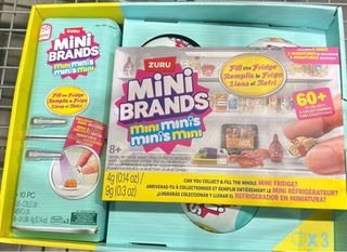 Nevera Mini Brands + 3 Bolas Exclusivas
