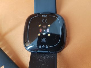 Fitbit Versa 4 Smartwatch Negro