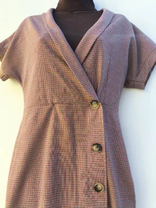 Vestido cruzado pata de gallo.