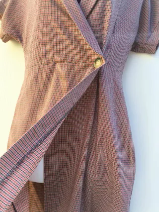 Vestido cruzado pata de gallo.