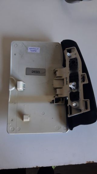 TAPA EXTERIOR COMBUSTIBLE - RENAULT TRAFIC